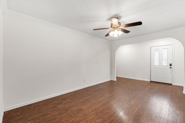 2832 Laramie Street, Irving, TX 75062