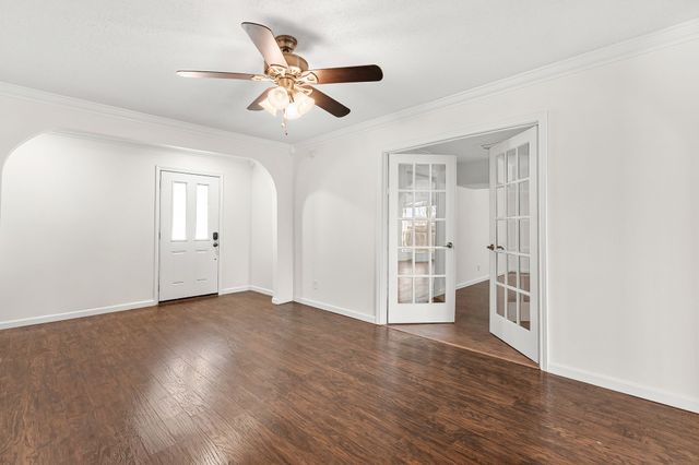 2832 Laramie Street, Irving, TX 75062