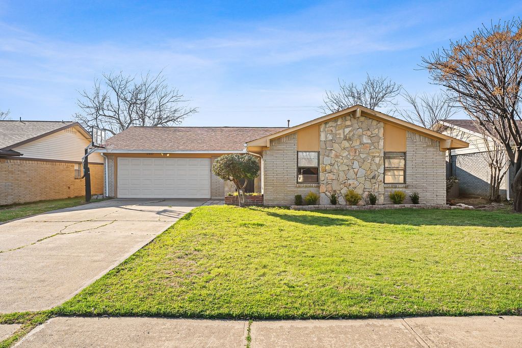 2832 Laramie Street, Irving, TX 75062