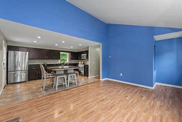 5 Estate Drive, Manchester, NH 03104