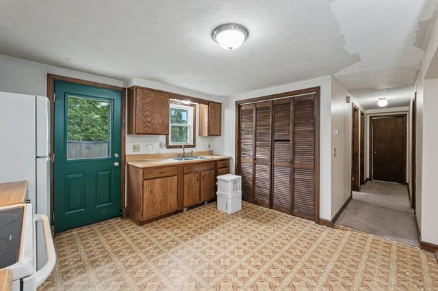 5 Estate Drive, Manchester, NH 03104