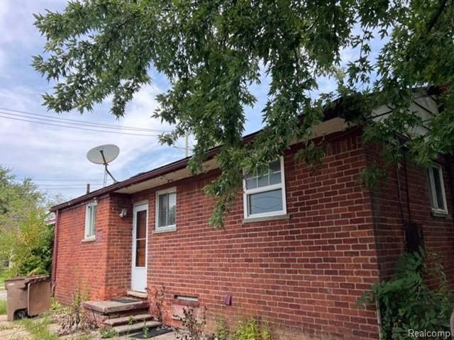 1148 Maurer Avenue, Pontiac, MI 48342