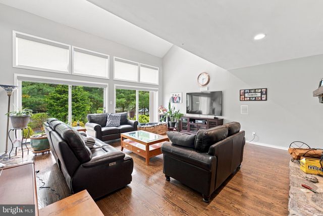 970 BORTONS LANDING RD, Moorestown, NJ 08057