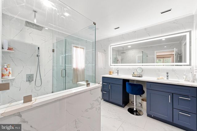 970 BORTONS LANDING RD, Moorestown, NJ 08057