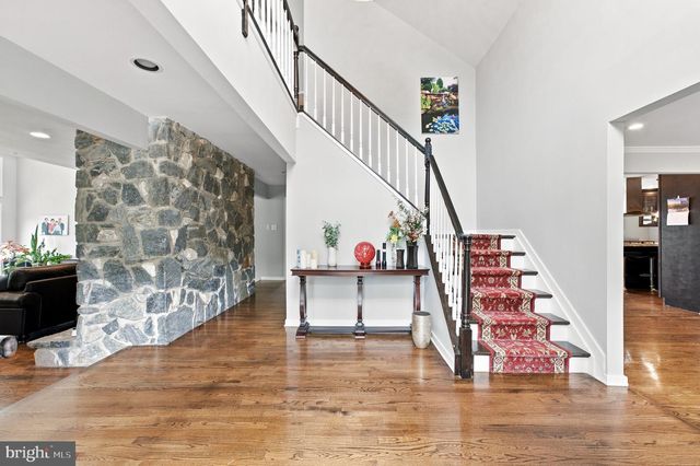 970 BORTONS LANDING RD, Moorestown, NJ 08057