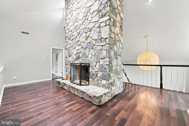 970 BORTONS LANDING RD, Moorestown, NJ 08057