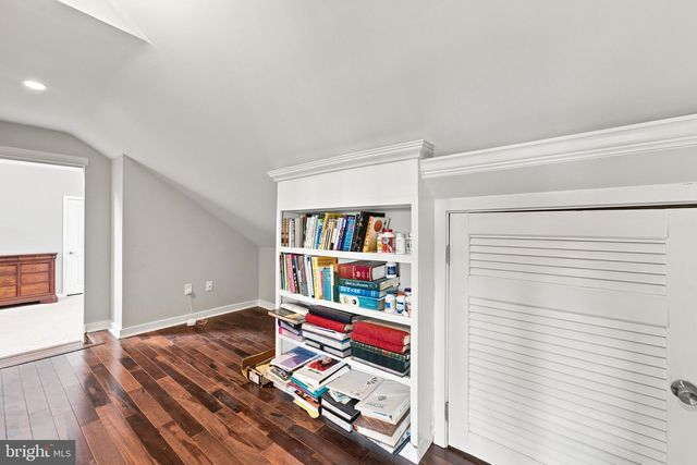 970 BORTONS LANDING RD, Moorestown, NJ 08057