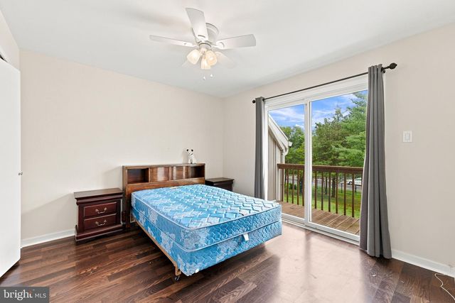 970 BORTONS LANDING RD, Moorestown, NJ 08057