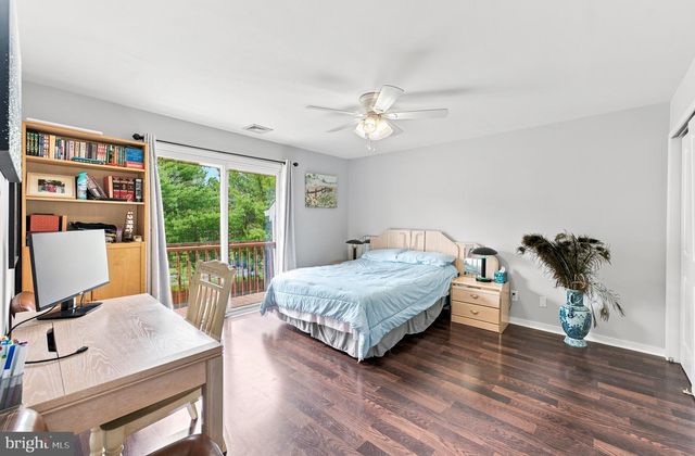 970 BORTONS LANDING RD, Moorestown, NJ 08057