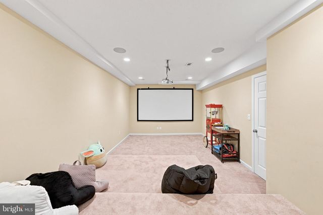 970 BORTONS LANDING RD, Moorestown, NJ 08057