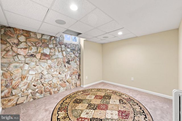 970 BORTONS LANDING RD, Moorestown, NJ 08057