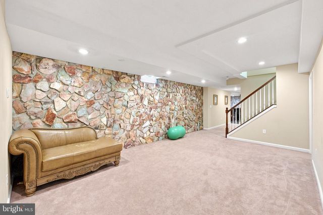 970 BORTONS LANDING RD, Moorestown, NJ 08057
