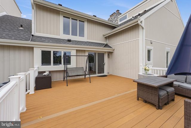 970 BORTONS LANDING RD, Moorestown, NJ 08057