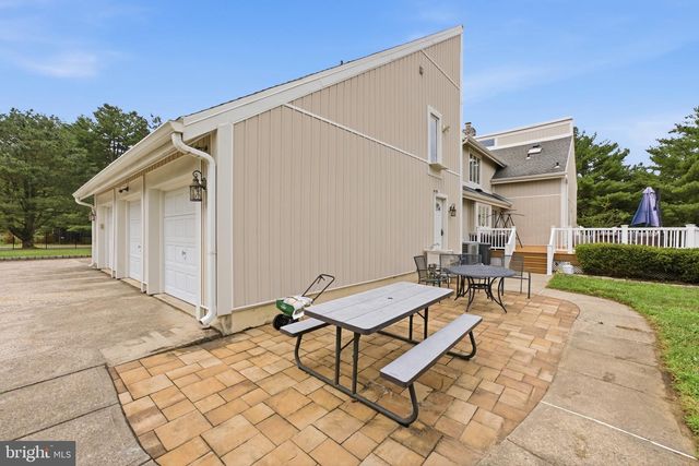970 BORTONS LANDING RD, Moorestown, NJ 08057