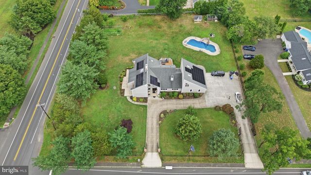 970 BORTONS LANDING RD, Moorestown, NJ 08057