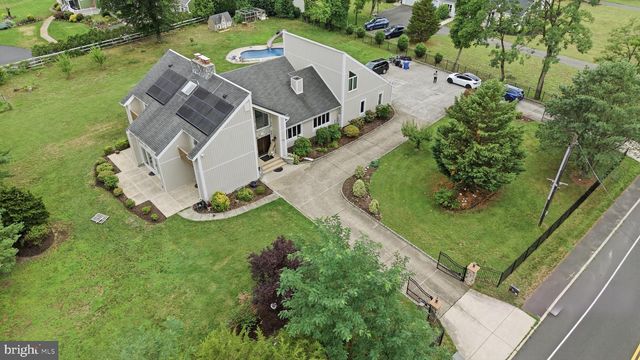 970 BORTONS LANDING RD, Moorestown, NJ 08057