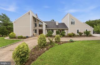 970 BORTONS LANDING RD, Moorestown, NJ 08057