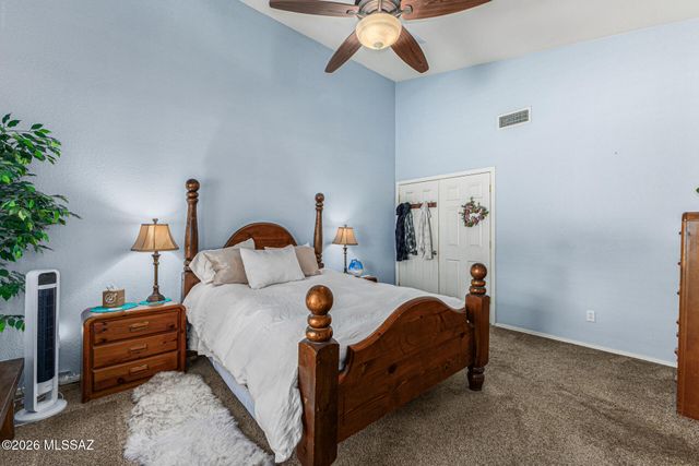 948 S Goldenweed Way, Tucson, AZ 85748