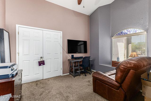 948 S Goldenweed Way, Tucson, AZ 85748