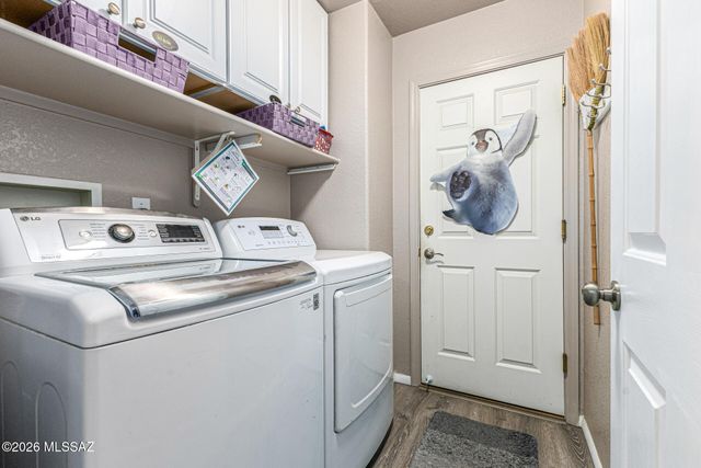 948 S Goldenweed Way, Tucson, AZ 85748