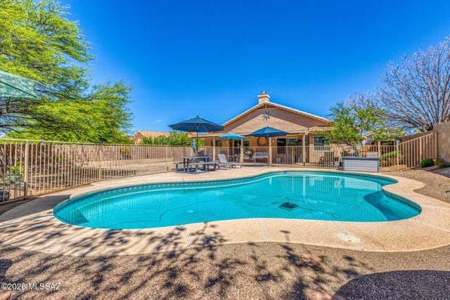 948 S Goldenweed Way, Tucson, AZ 85748