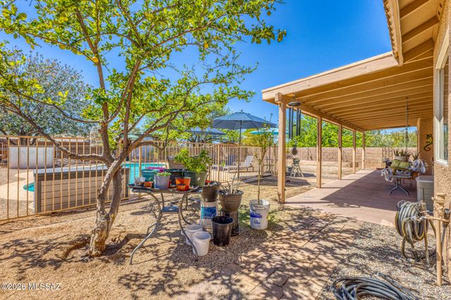 948 S Goldenweed Way, Tucson, AZ 85748