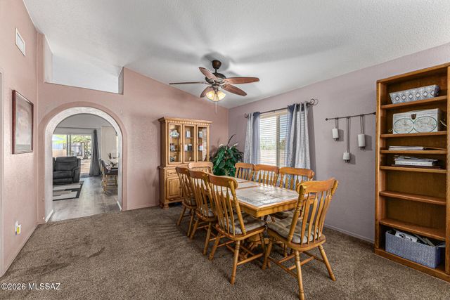 948 S Goldenweed Way, Tucson, AZ 85748