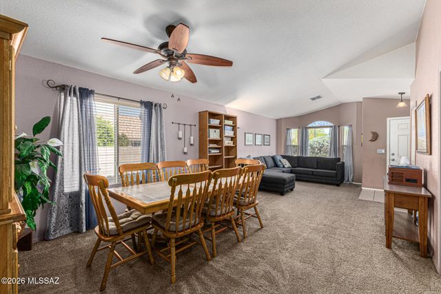 948 S Goldenweed Way, Tucson, AZ 85748