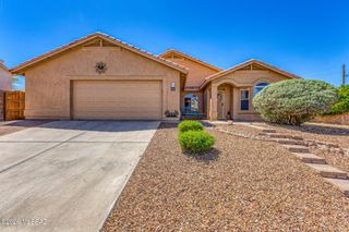 948 S Goldenweed Way, Tucson, AZ 85748