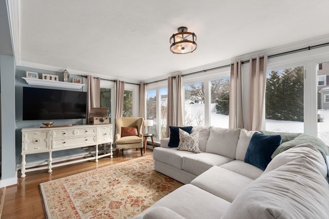 47 Central Street, Southborough, MA 01772