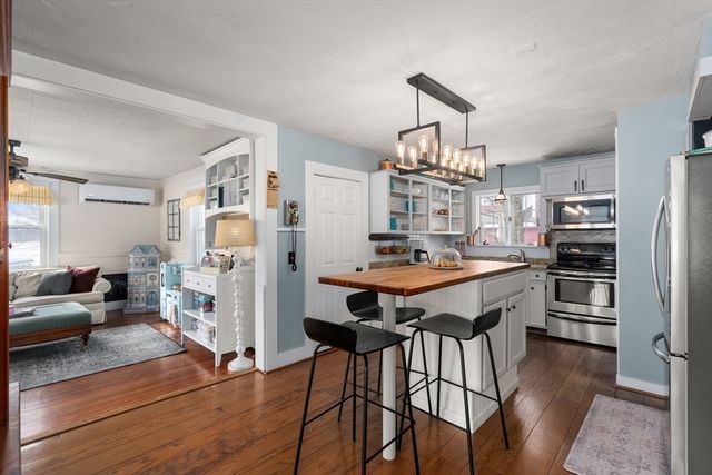 47 Central Street, Southborough, MA 01772