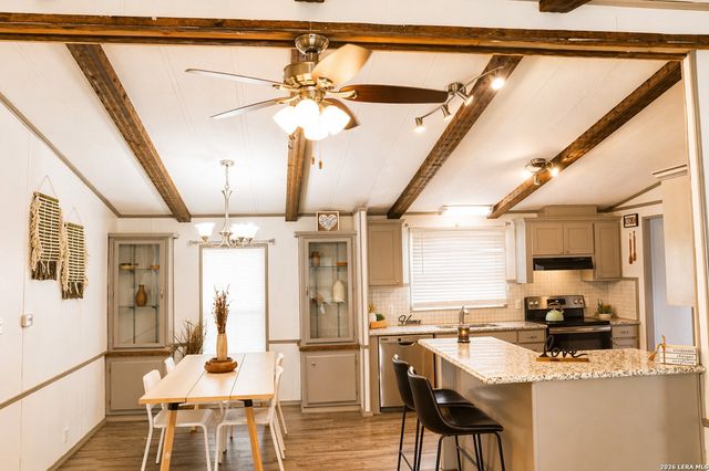 18066 La Gloria Rd, Elmendorf, TX 78112