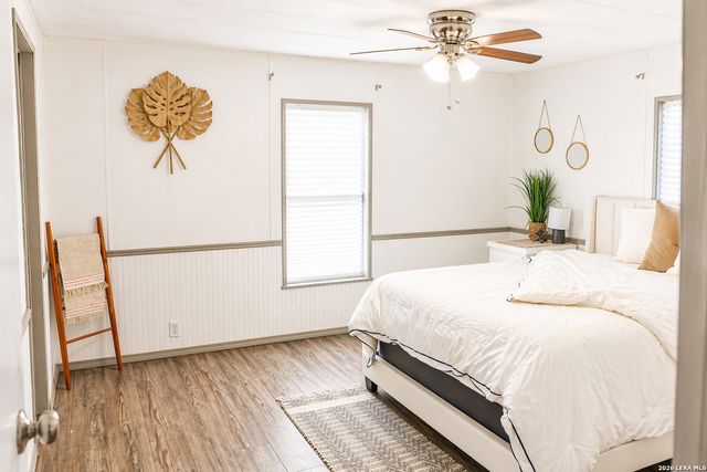 18066 La Gloria Rd, Elmendorf, TX 78112