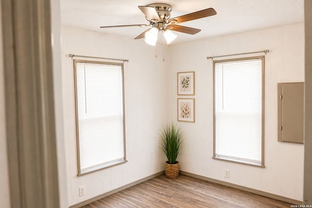 18066 La Gloria Rd, Elmendorf, TX 78112