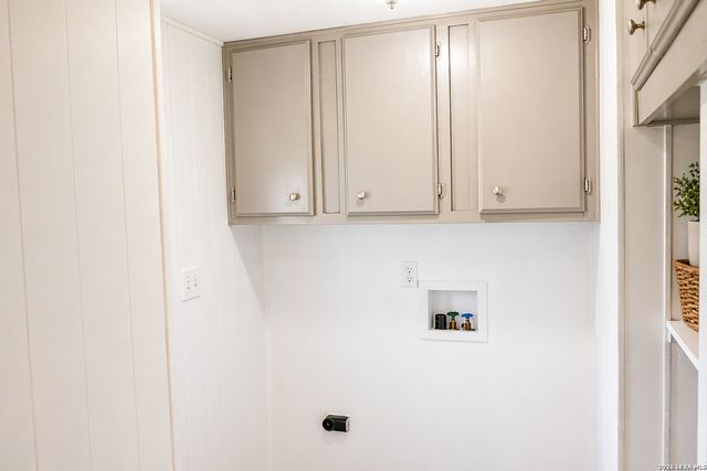 18066 La Gloria Rd, Elmendorf, TX 78112