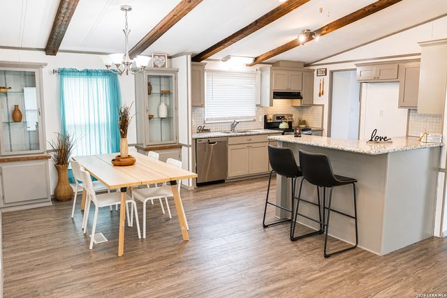 18066 La Gloria Rd, Elmendorf, TX 78112