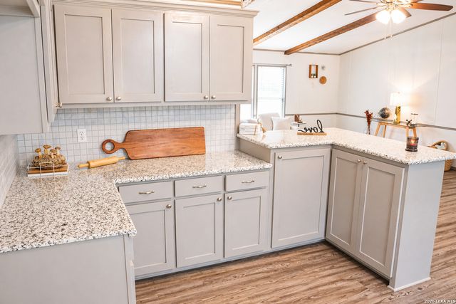 18066 La Gloria Rd, Elmendorf, TX 78112