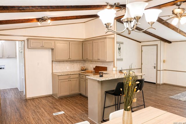 18066 La Gloria Rd, Elmendorf, TX 78112