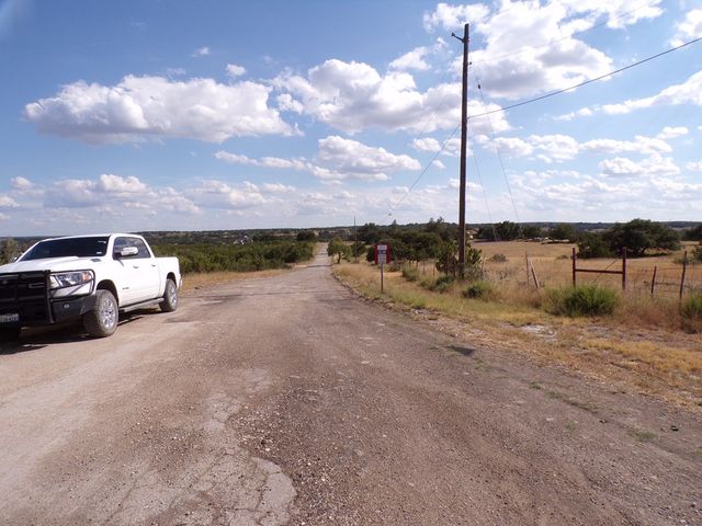 22266 Chula Vista Rd, Christoval, TX 76935