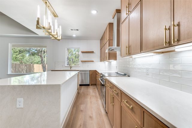 3913 BLUE RIDGE Boulevard, Dallas, TX 75233