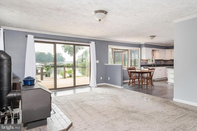 1241 JOHNSON DR, Shady Side, MD 20764