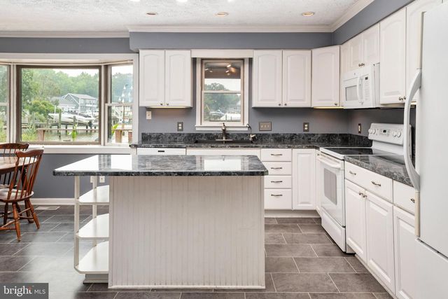 1241 JOHNSON DR, Shady Side, MD 20764