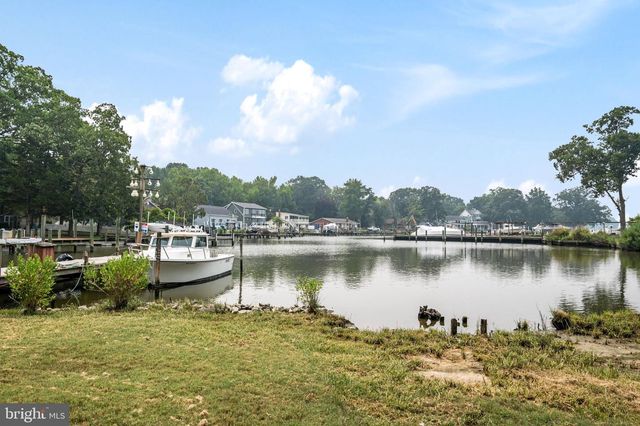 1241 JOHNSON DR, Shady Side, MD 20764