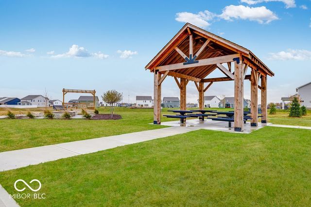 289 Commodore Drive, Pittsboro, IN 46167