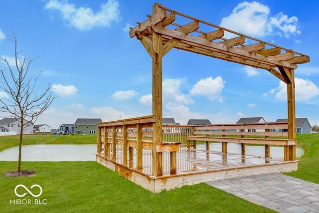 289 Commodore Drive, Pittsboro, IN 46167