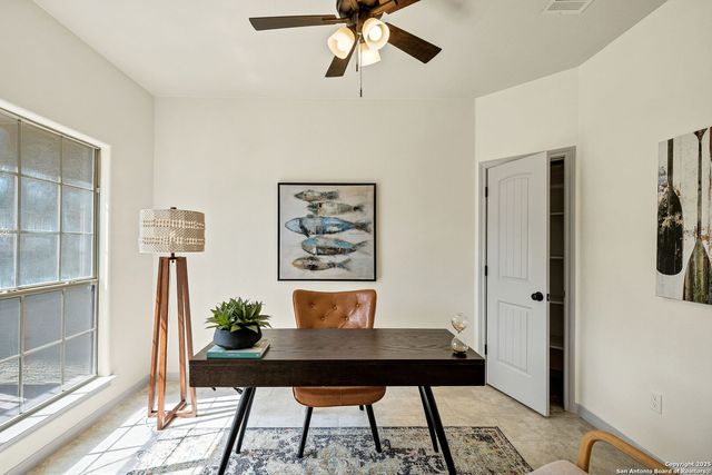 913 Long Mdw, Spring Branch, TX 78070