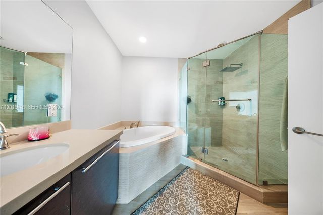 7928 East Dr 305, North Bay Village, FL 33141