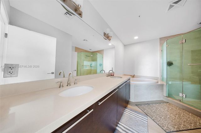 7928 East Dr 305, North Bay Village, FL 33141