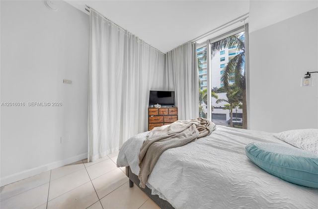 7928 East Dr 305, North Bay Village, FL 33141