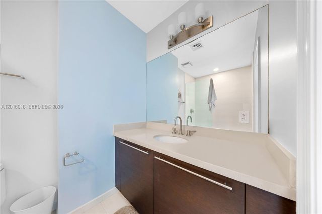 7928 East Dr 305, North Bay Village, FL 33141
